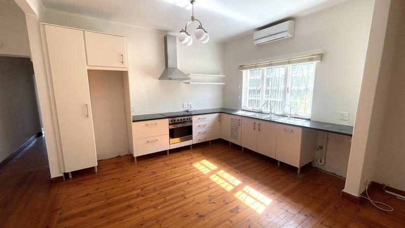 2 Bedroom Property for Sale in Vredehoek Western Cape